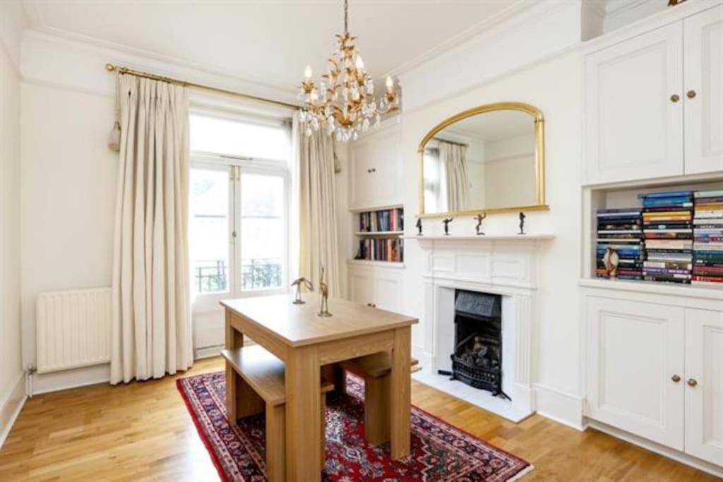 Large 3 Bed Flat In Central Wimbledon ลอนดอน ภายนอก รูปภาพ
